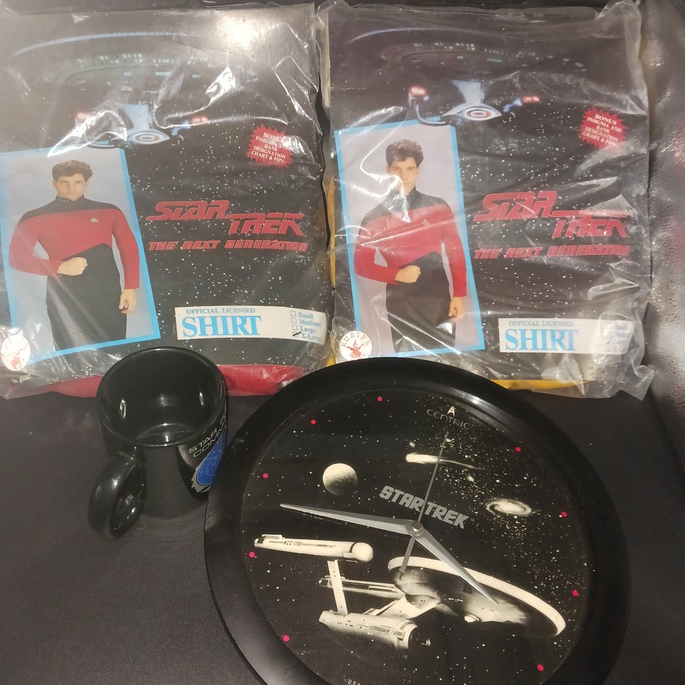 Star Trek Gift Lot 4pc Vintage 1993 TNG Cosplay Shirts Mug & Wall Clock